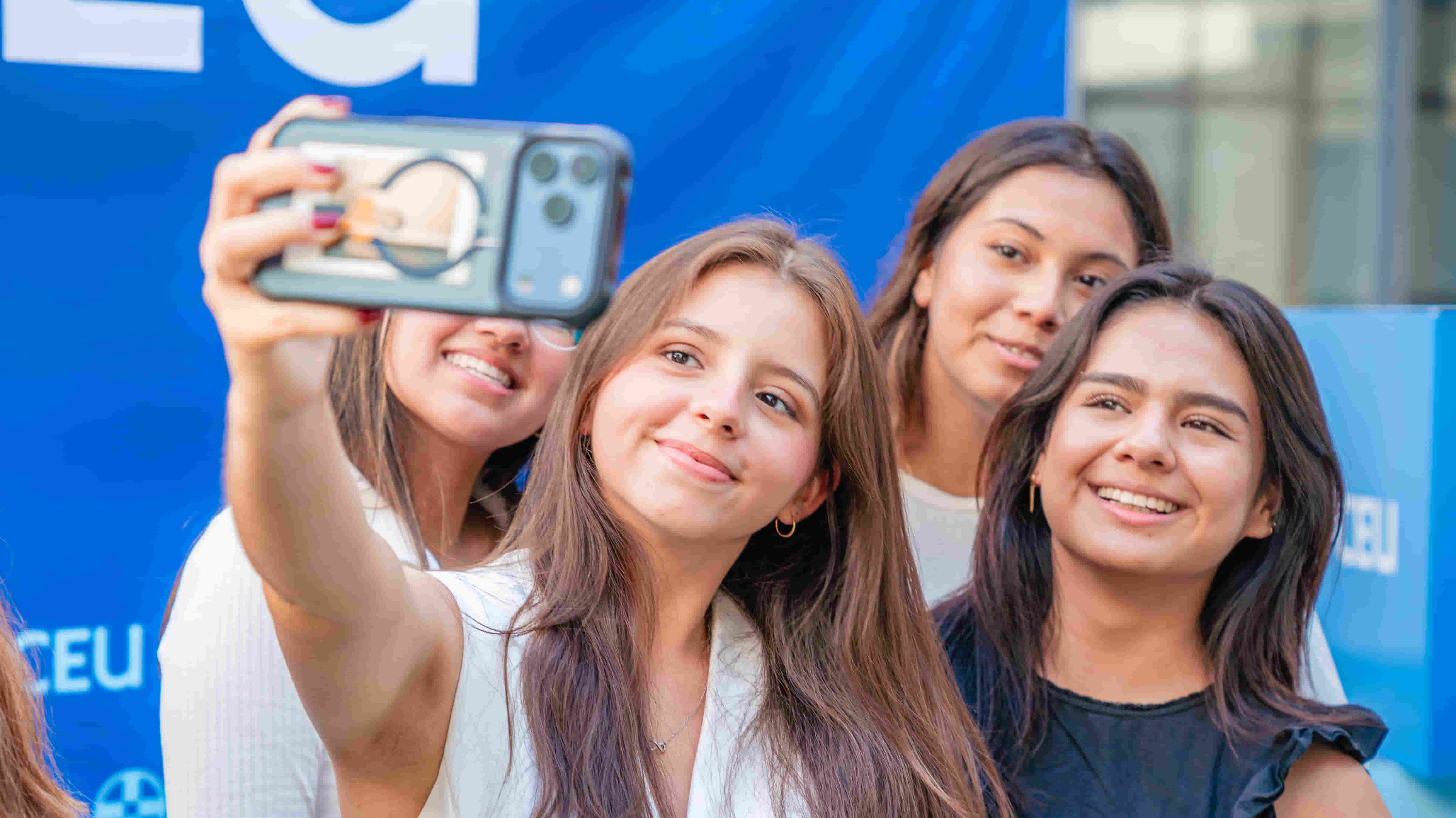 Estudiantes internacionales participan en el Welcome Day Internacional de la CEU UF3