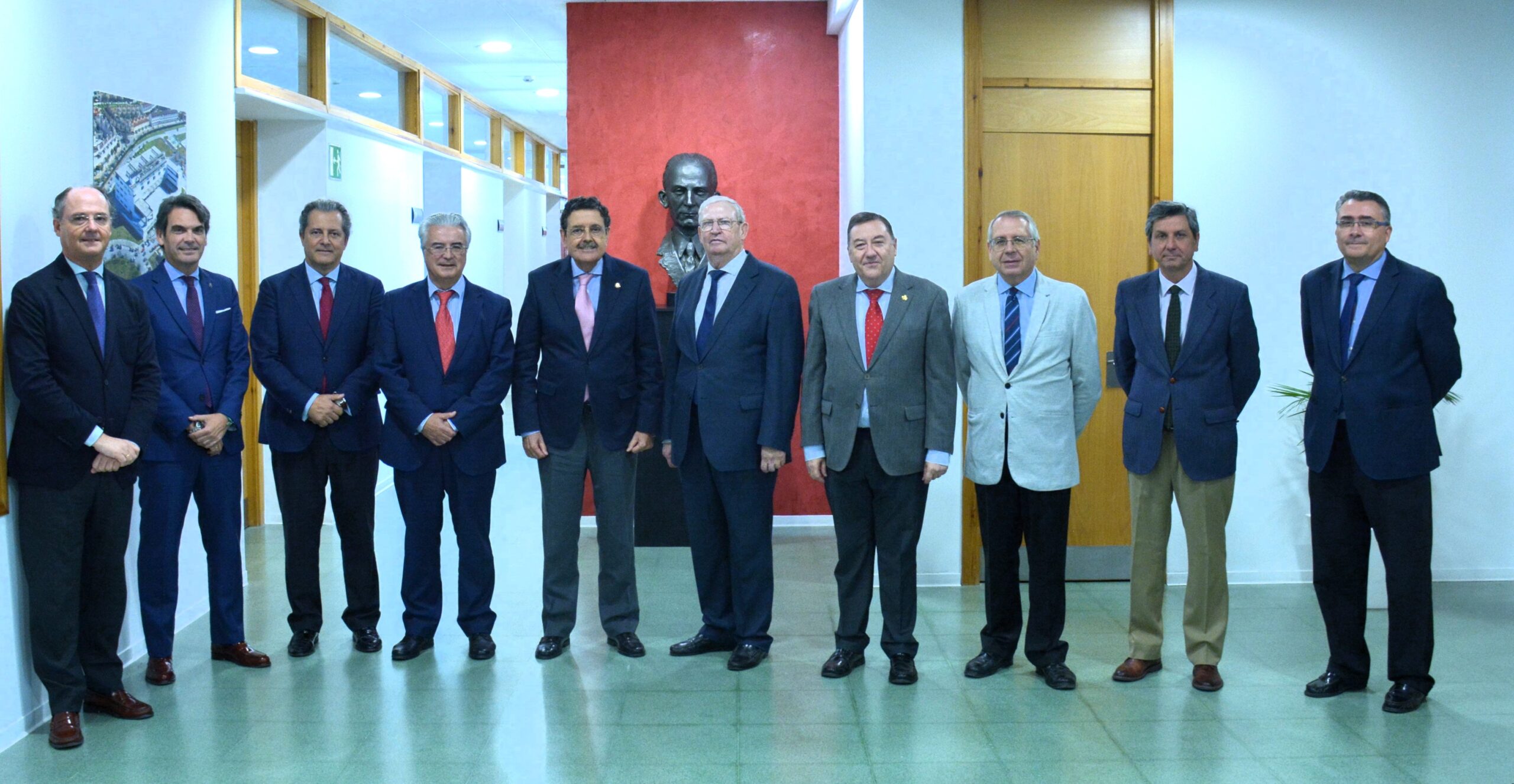 Reunión entre los directivos de la Universidad CEU Fernando III y el Consejo General de Hermandades y Cofradías de Sevilla