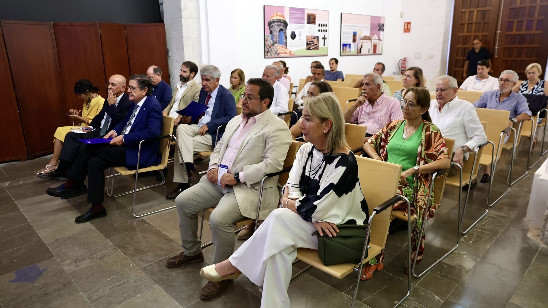 Ambiente de la sala en la sesion inaugural del primer curso de verano de la CEU UF3