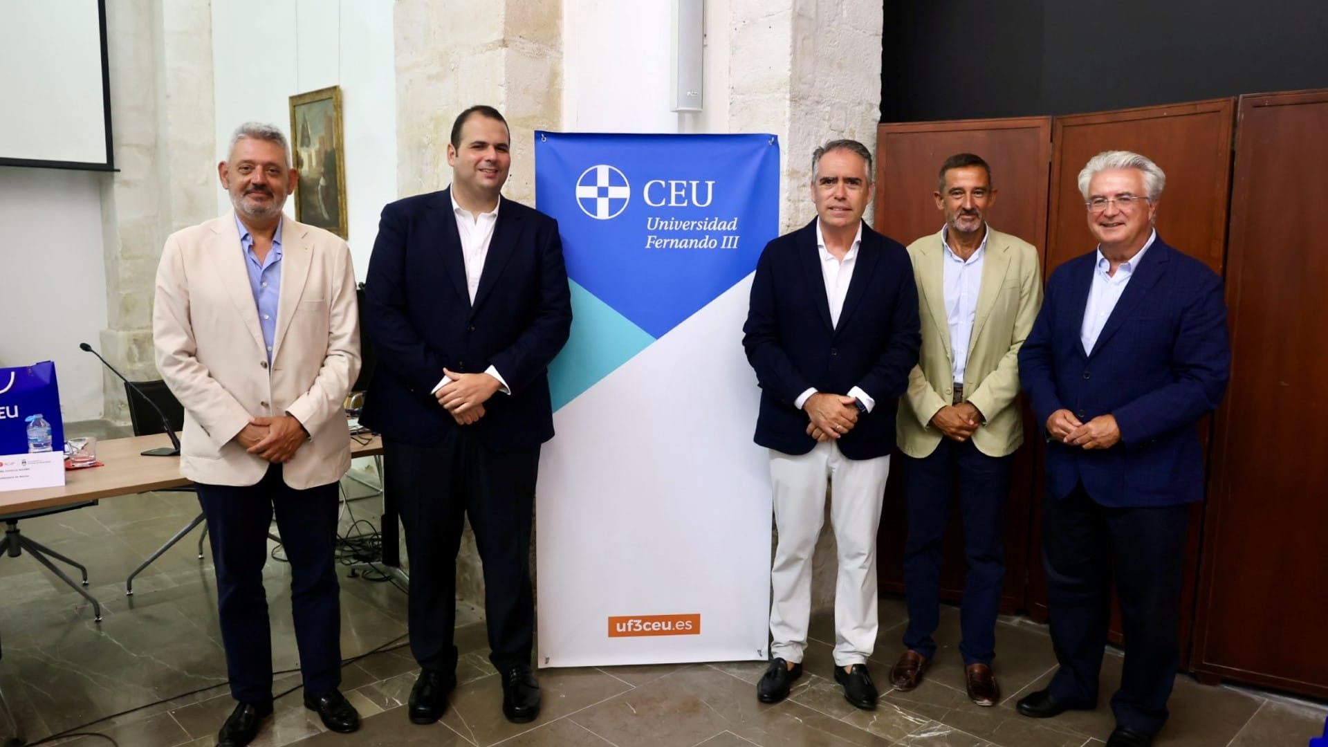 Ponentes de la cuarta jornada sobre defensa y sociedad, en el marco del primer curso de verano de la CEU UF3 en El Puerto de Santa Maria.