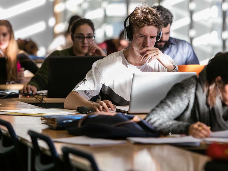 Defensor Universtario