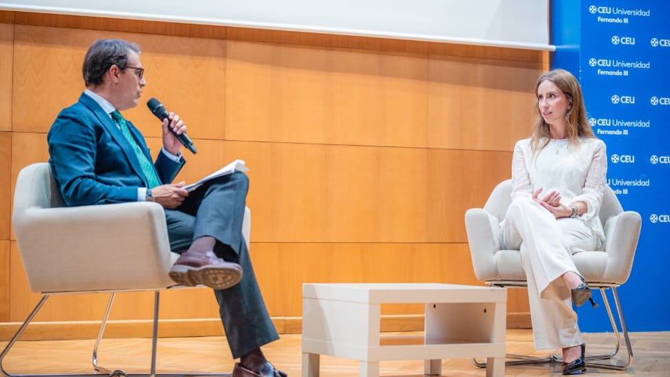 Alumni CEU comparte su experiencia como emprendedora a los alumnos de programa Diseña tu FUTURO de la Universidad CEU Fernando III.