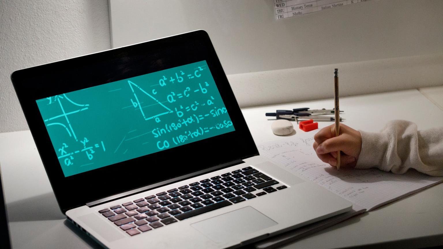 La optimización constituye uno de los campos de aplicación más relevantes dentro de la ingeniería matemática.
