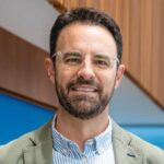 Israel Fernández, coordinador de Implantología Avanzada y Digital en la CEU UF3
