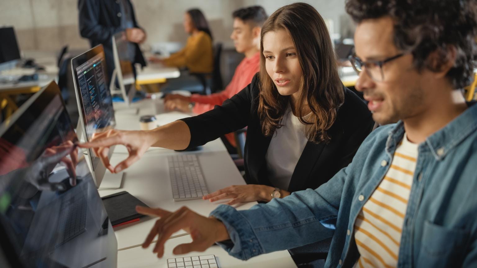 Alumnos en clase del Máster Universitario en Derecho Tecnológico y Digital