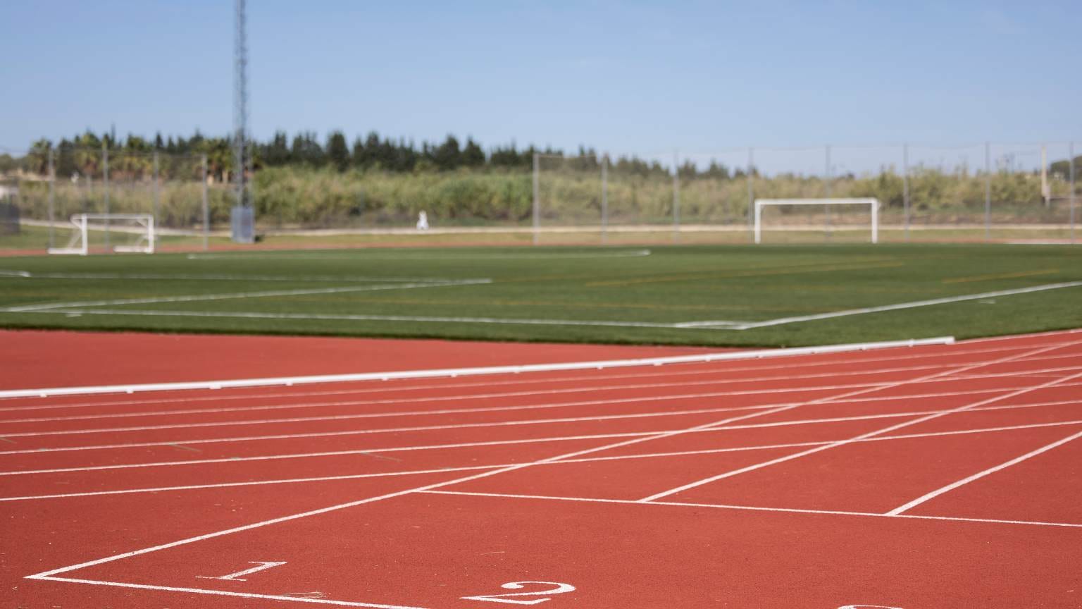 Instalaciones deportivas del campus CEU UF3 para gestión deportiva en Bormujos, Sevilla
